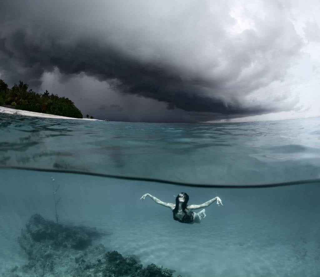 On the wings of the storm