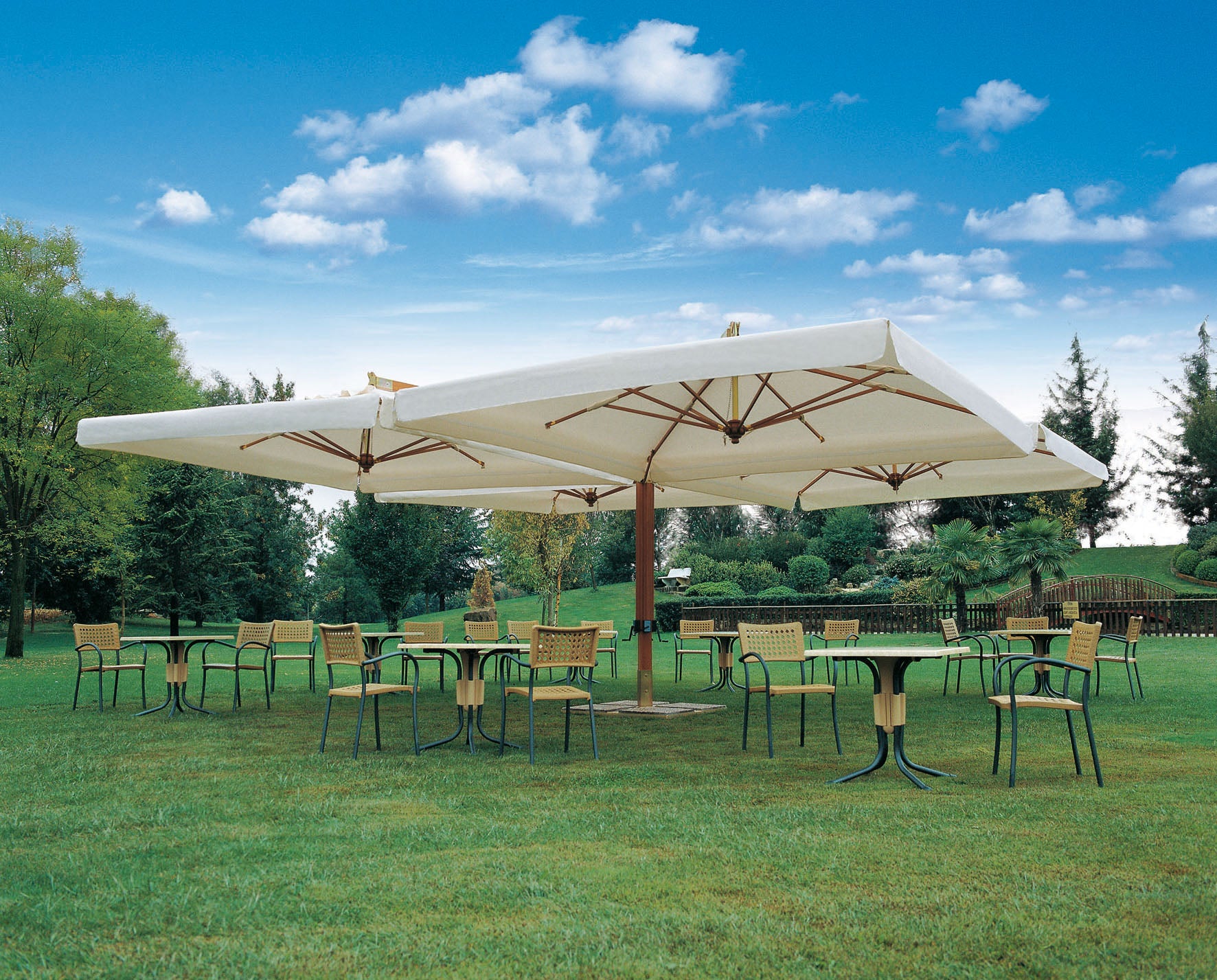 Parasol Wood 700x700 - Poker